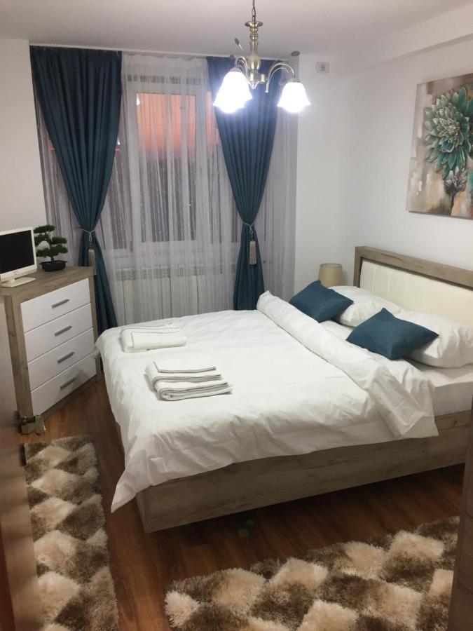Roby Apartament Boekarest Buitenkant foto