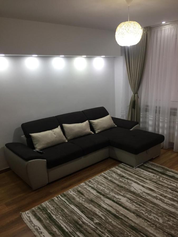Roby Apartament Boekarest Buitenkant foto