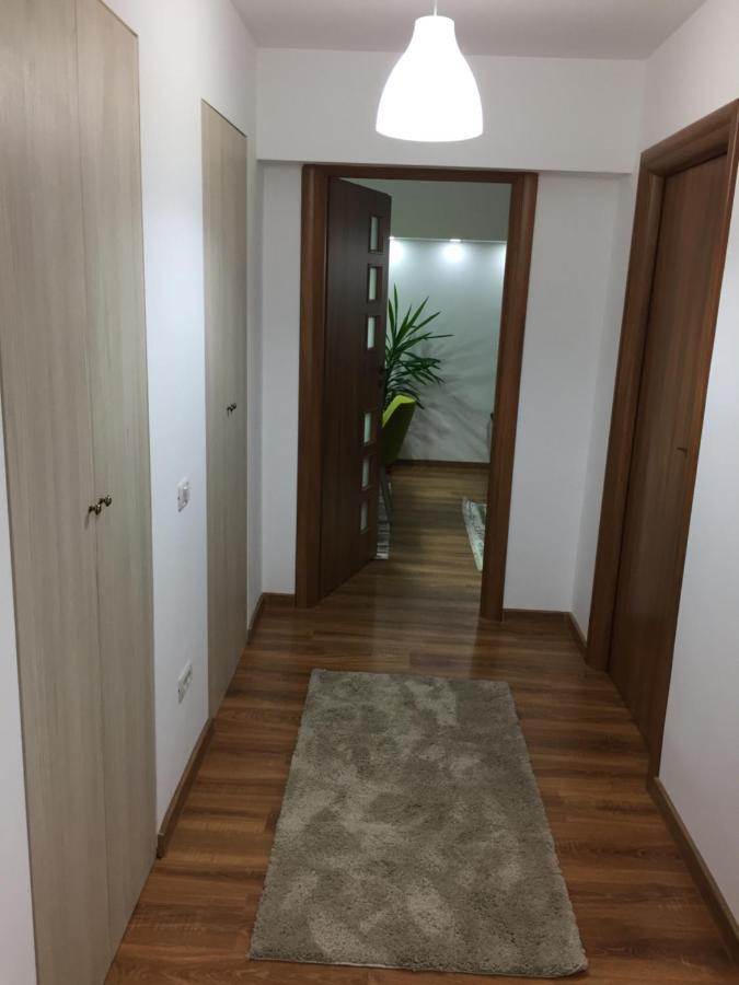 Roby Apartament Boekarest Buitenkant foto