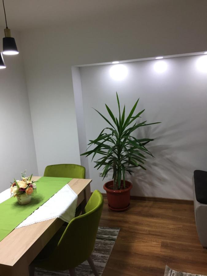 Roby Apartament Boekarest Buitenkant foto