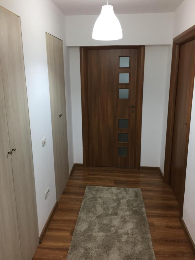 Roby Apartament Boekarest Buitenkant foto