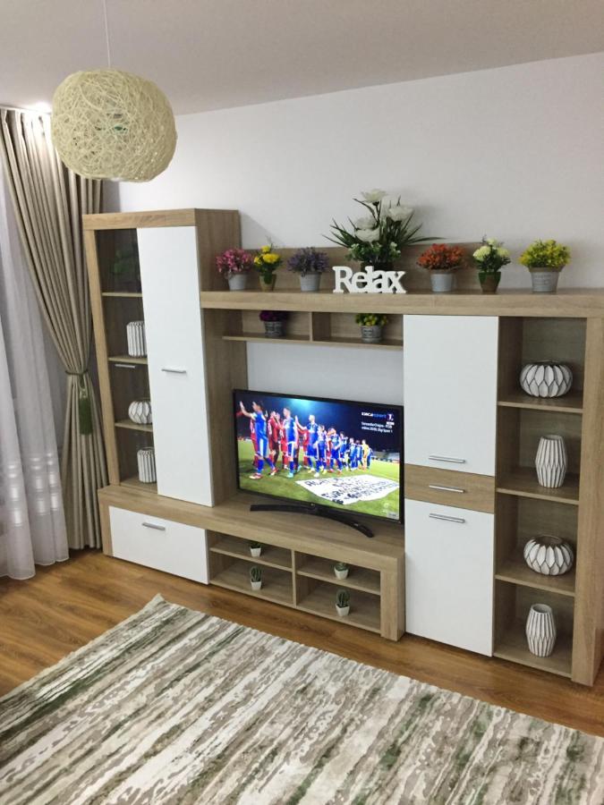 Roby Apartament Boekarest Buitenkant foto