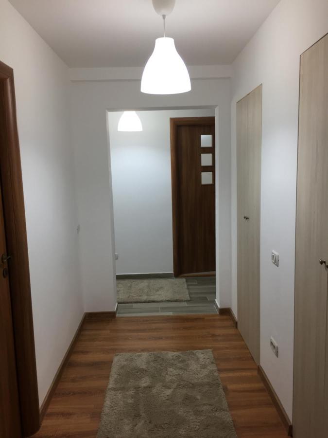 Roby Apartament Boekarest Buitenkant foto