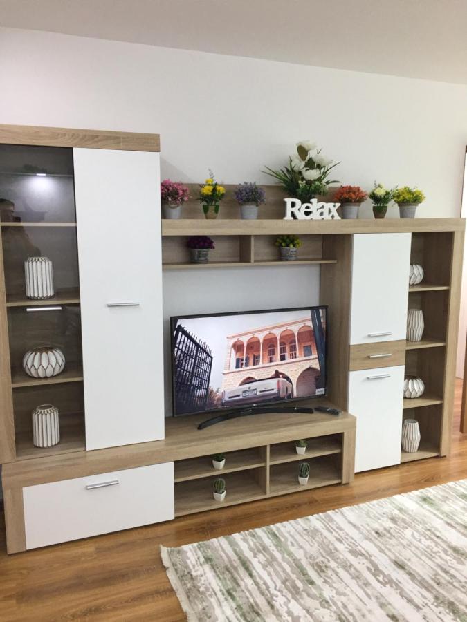 Roby Apartament Boekarest Buitenkant foto