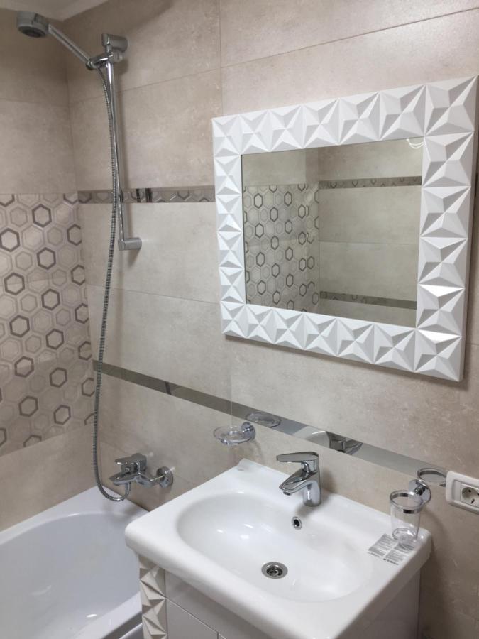 Roby Apartament Boekarest Buitenkant foto
